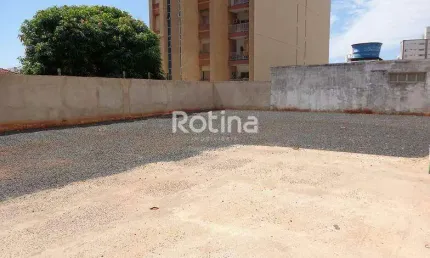 Excelente área comercial no Bairro Martins/Osvaldo.