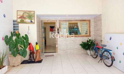 Casa à venda, 3 quartos, Jardim das Palmeiras - Uberlândia/MG - Rotina Imobiliária