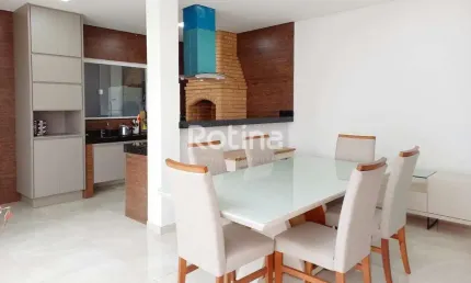 Casa à venda, 3 quartos, Cidade Jardim - Uberlândia/MG - Rotina Imobiliária