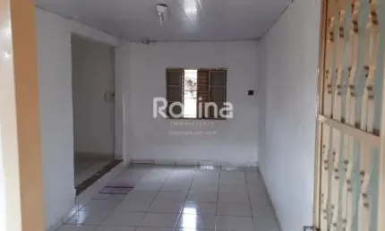 Casa à venda, 3 quartos, Luizote de Freitas - Uberlândia/MG - Rotina Imobiliária