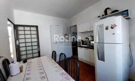 Casa à venda, 3 quartos, Santa Mônica - Uberlândia/MG - Rotina Imobiliária