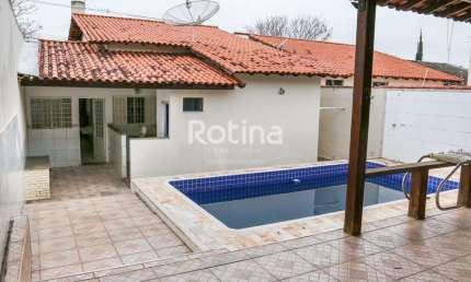 Casa com 3 quartos à venda na Rua Perdizes, --, Cidade Jardim, Uberlândia