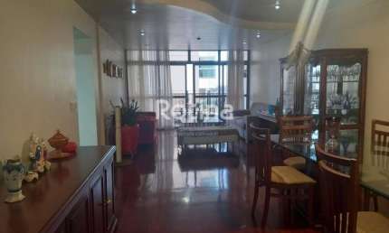 Apartamento à venda, 4 quartos, 1 suíte, 2 vagas, Centro - Uberlândia/MG