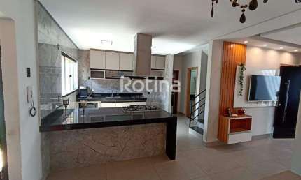 Casa à venda, 4 quartos, Nova Uberlândia - Uberlândia/MG - Rotina Imobiliária