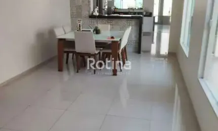 Casa à venda, 4 quartos, santa mônica - uberlândia/mg - rotina imobiliária