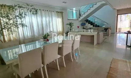 Casa à venda, 4 quartos, Vigilato Pereira - Uberlândia/MG - Rotina Imobiliária