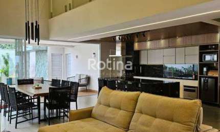 Casa Condomínio Fechado à venda, 4 quartos, Cond. Raros (Alto Umuarama) - Uberlândia/MG - Rotina Imobiliária