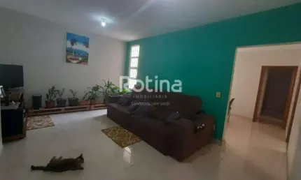 Casa à venda, 3 quartos, Jardim Patrícia - Uberlândia/MG - Rotina Imobiliária