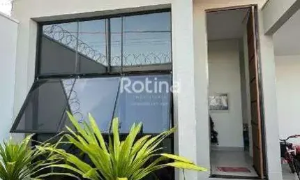 Casa à venda, 4 quartos, Novo Mundo - Uberlândia/MG - Rotina Imobiliária