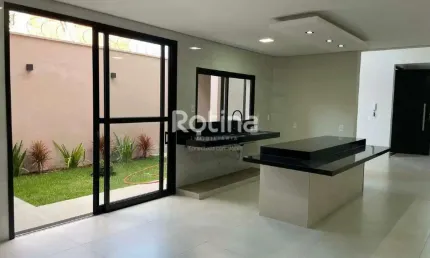 Casa à venda, 3 quartos, Alto Umuarama - Uberlândia/MG - Rotina Imobiliária