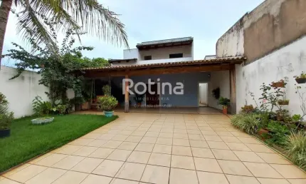 Casa à venda, 3 quartos, Marta Helena - Uberlândia/MG - Rotina Imobiliária