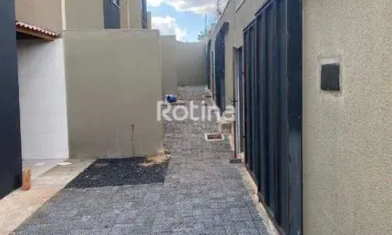 Casa à venda, 2 quartos, Jardim Holanda - Uberlândia/MG - Rotina Imobiliária