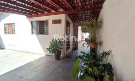Casa à venda, 3 quartos, Planalto - Uberlândia/MG - Rotina Imobiliária