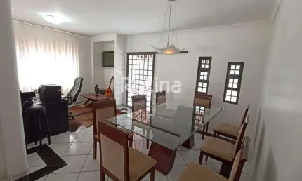 Casa à venda, 3 quartos, Umuarama - Uberlândia/MG - Rotina Imobiliária