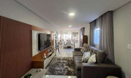 Casa à venda, 3 quartos, Planalto - Uberlândia/MG - Rotina Imobiliária