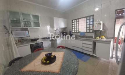 Casa à venda, 4 quartos, Jardim Karaíba - Uberlândia/MG - Rotina Imobiliária