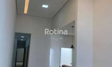 Casa a venda, Segismundo Pereira, investimento de R$ 450.000,00 Rotina Imobiliária
