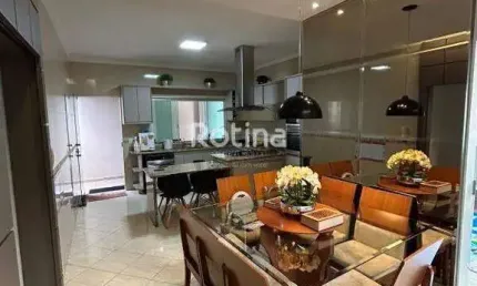 Casa à venda, 3 quartos, Alto Umuarama - Uberlândia/MG - Rotina Imobiliária