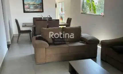Casa à venda, 3 quartos, Jaraguá - Uberlândia/MG - Rotina Imobiliária