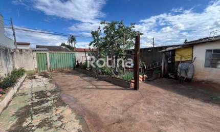 Casa à venda, 3 quartos, Jardim das Palmeiras - Uberlândia/MG - Rotina Imobiliária