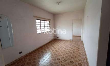 Casa à venda, 3 quartos, Fundinho - Uberlândia/MG - Rotina Imobiliária