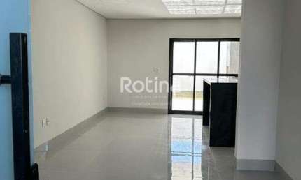 Casa à venda, 3 quartos, Novo Mundo - Uberlândia/MG - Rotina Imobiliária