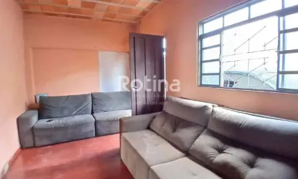 Casa à venda, 3 quartos, Osvaldo Rezende - Uberlândia/MG - Rotina Imobiliária