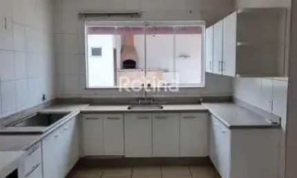 Casa à venda, 3 quartos, Jardim Karaíba - Uberlândia/MG - Rotina Imobiliária