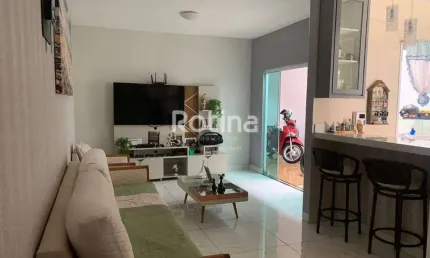 Casa à venda, 3 quartos, Novo Mundo - Uberlândia/MG - Rotina Imobiliária