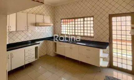 Casa à venda, 3 quartos, Jardim Karaíba - Uberlândia/MG - Rotina Imobiliária