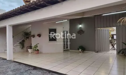 Casa à venda, 5 quartos, Carajás - Uberlândia/MG - Rotina Imobiliária