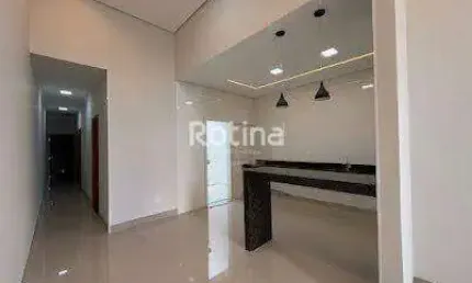Casa à venda, Bairro Segismundo Pereira - Uberlândia - MG