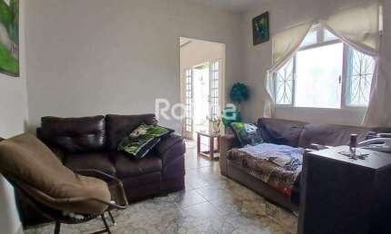 Casa à venda, 3 quartos, Custódio Pereira - Uberlândia/MG - Rotina Imobiliária