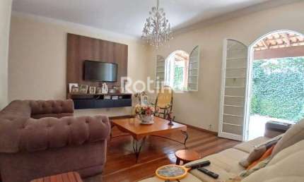 Casa à venda, 3 quartos, Tubalina - Uberlândia/MG - Rotina Imobiliária
