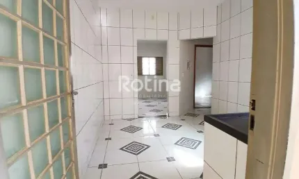 Casa à venda, 2 quartos, Marta Helena - Uberlândia/MG - Rotina Imobiliária
