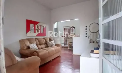 Casa à venda, 3 quartos, Osvaldo Rezende - Uberlândia/MG - Rotina Imobiliária