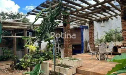 Casa à venda, 3 quartos, Santa Mônica - Uberlândia/MG - Rotina Imobiliária