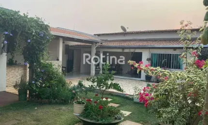 Casa à venda, 3 quartos, Santa Monica - Uberlândia/MG - Rotina Imobiliária