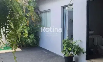 Casa com 5 quartos à venda na Rua Leopoldo Bulhões, --, Pampulha, Uberlândia