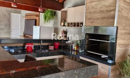 Casa à venda, 3 quartos, Jardim Canaã - Uberlândia/MG - Rotina Imobiliária