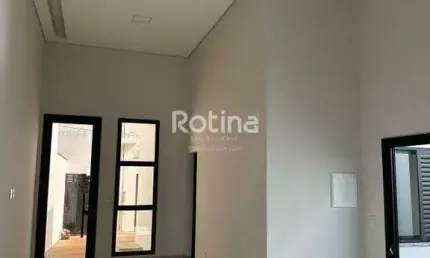Casa à venda, 3 quartos, Novo Mundo - Uberlândia/MG - Rotina Imobiliária