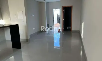 Casa à venda, 3 quartos, Novo Mundo - Uberlândia/MG - Rotina Imobiliária