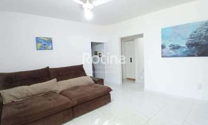 Casa à venda, 4 quartos, Santa Luzia - Uberlândia/MG - Rotina Imobiliária