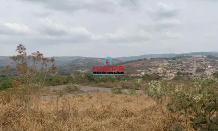 Chácara em Itatiaiuçu, com 303 m². Excelente topografia. Ótima localização.