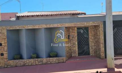 Casa com 3 quartos à venda na Avenida Tereza Marsili, Centro, Américo Brasiliense
