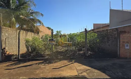 Terreno à venda na Avenida Dalvo de Freitas Luiz, Jardim das Flores, Araraquara