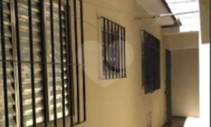 Casa térrea com 4 quartos à venda em Vila Nivi - SP