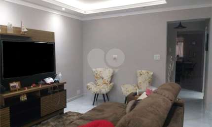 Casa com 3 quartos à venda na Rua Nossa Senhora de Lourdes, --, Vila Galvão, Guarulhos