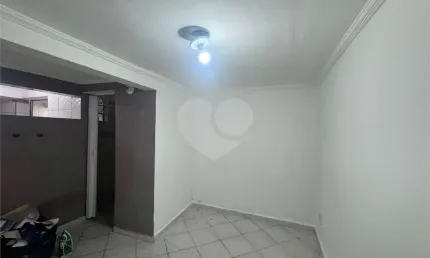 Casa com 2 quartos à venda ou para locação em Vila Rosália - SP