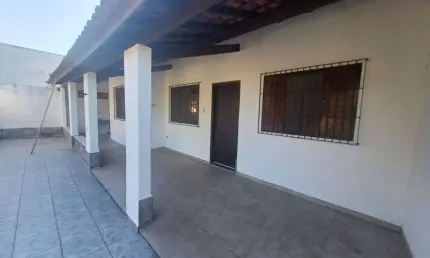 RECANTO DO SOL - CASA COM AMPLA ÁREA EXTERNA E JARDIM